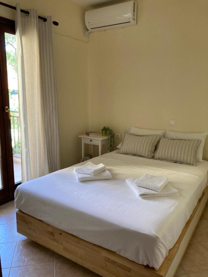 Nikiti Seaview Apartment ภายนอก รูปภาพ